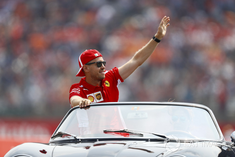Sebastian Vettel, Ferrari, en el drivers parade