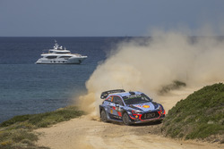 Thierry Neuville, Nicolas Gilsoul, Hyundai Motorsport Hyundai i20 Coupe WRC