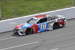 Kyle Busch, Joe Gibbs Racing, Toyota Camry M&M's Red White & Blue