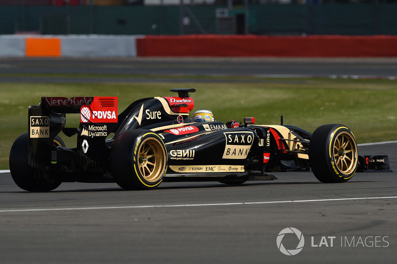 Charles Pic, Lotus E22, con neumáticos Pirelli de 18 pulgadas