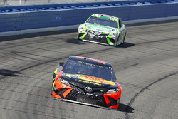 Martin Truex Jr., Furniture Row Racing, Toyota Camry Bass Pro Shops/5-hour ENERGY and Kyle Busch, Joe Gibbs Racing, Toyota Camry Interstate Batteries