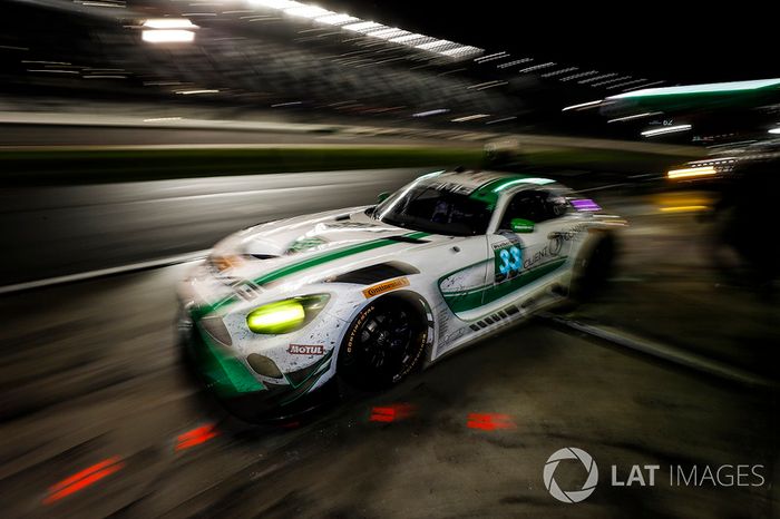 #33 Riley Motorsports Mercedes AMG GT3, GTD: Jeroen Bleekemolen, Ben Keating, Adam Christodoulou, Luca Stolz, pit stop