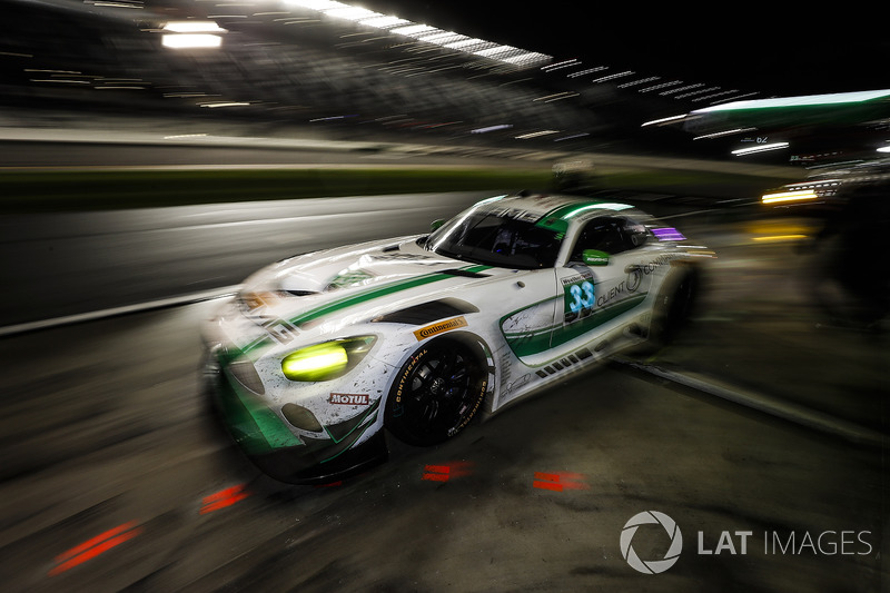 #33 Riley Motorsports Mercedes AMG GT3, GTD: Jeroen Bleekemolen, Ben Keating, Adam Christodoulou, Luca Stolz, pit stop