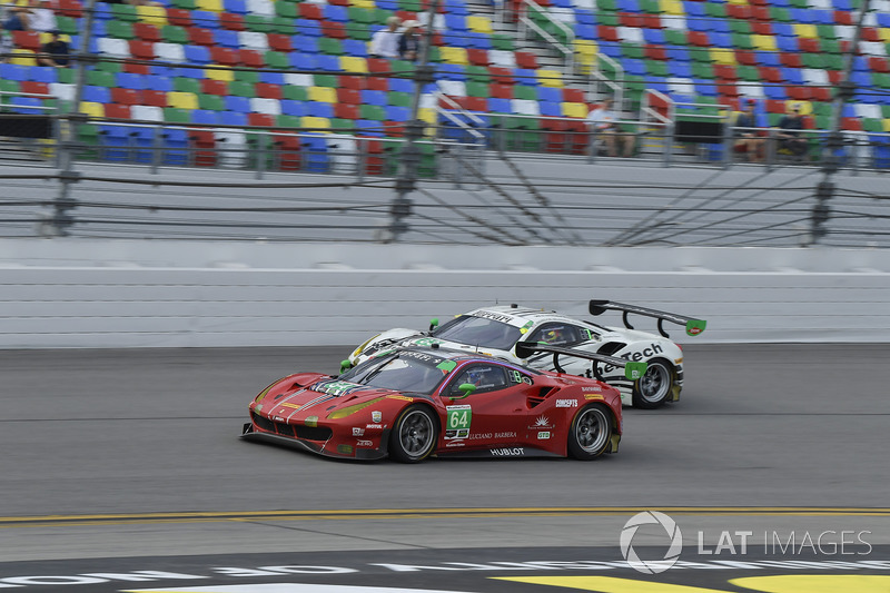 #64 Scuderia Corsa Ferrari 488 GT3, GTD: Bill Sweedler, Townsend Bell, Frankie Montecalvo, Sam Bird