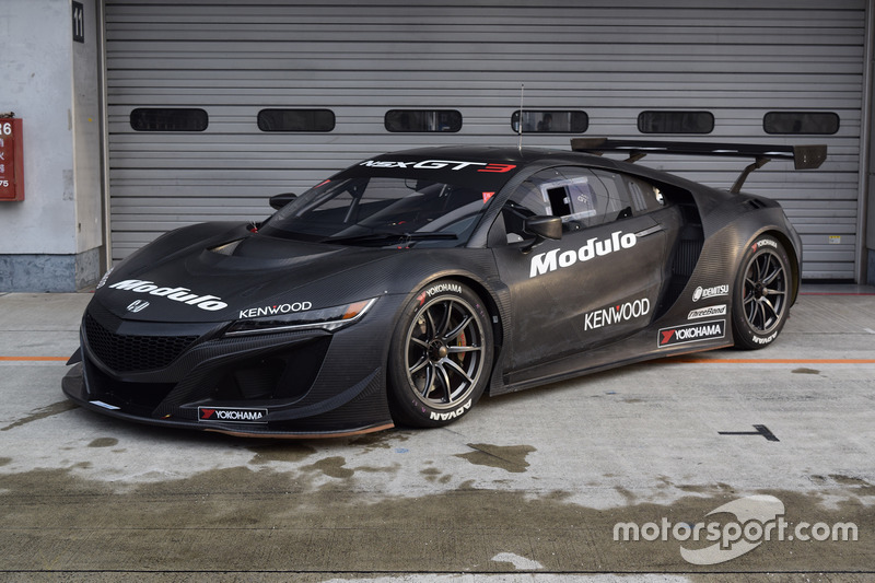 テストカラーのModulo Drago CORSE NSX GT3