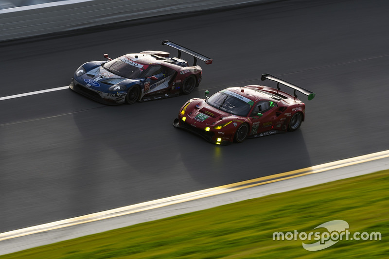 #66 Chip Ganassi Racing Ford GT, GTLM: Dirk Müller, Joey Hand, Sébastien Bourdais, #82 Risi Competiz