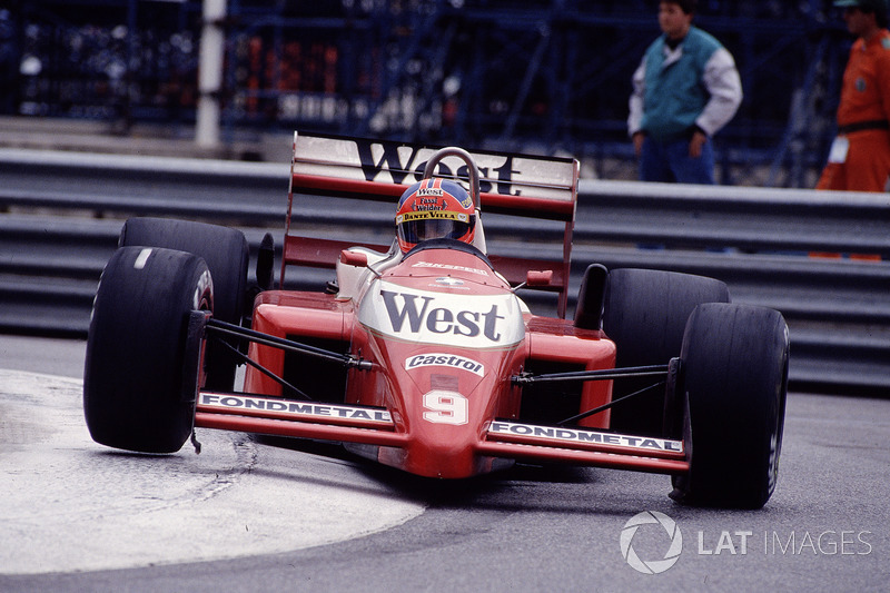11. <img src="https://cdn-8.motorsport.com/static/img/cfp/0/0/0/100/108/s3/italy-2.jpg" alt="" width="20" height="12" /> Piercarlo Ghinzani, 76 Grandes Premios (1981, 1983-1989). Su mejor resultado es el 5° puesto (en Dallas 1984).