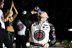 Kevin Harvick, Stewart-Haas Racing, Jimmy John's Ford Fusion celebrates