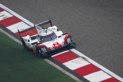 #2 Porsche Team Porsche 919 Hybrid: Timo Bernhard, Earl Bamber, Brendon Hartley