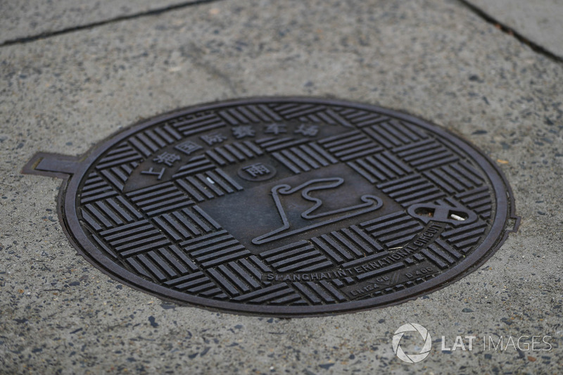 A map of the Shanghai circuit on a manhole cover