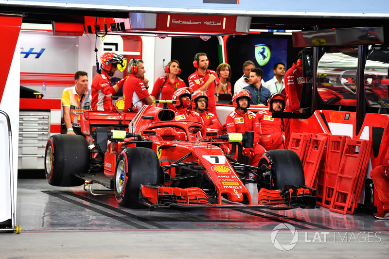 Mobil Kimi Raikkonen, Ferrari SF71H, tersingkir dari balapan