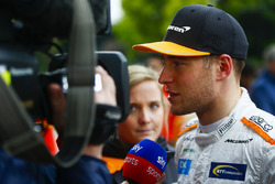 Stoffel Vandoorne, McLaren, talks to the press