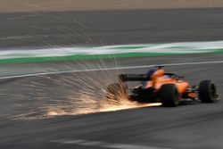 Fernando Alonso, McLaren MCL33 sparks