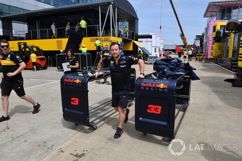 Un mécanicien Red Bull Racing