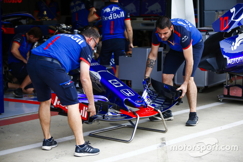 Meccanici Toro Rosso