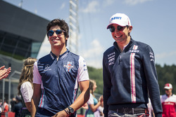 Lance Stroll, Williams et Esteban Ocon, Force India F1 lors de la parade des pilotes
