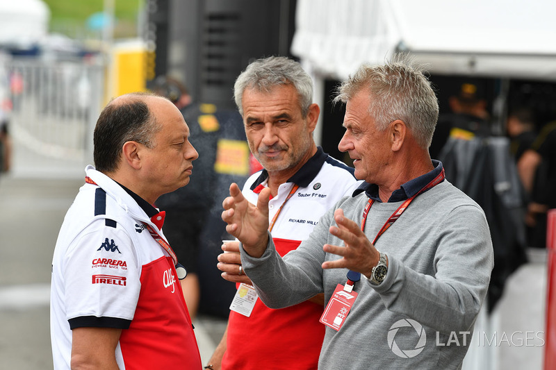 Frederic Vasseur, Sauber, Team Principal with Beat Zehnder, Sauber Manager and Eje Elgh, Manager