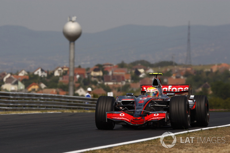 Lewis Hamilton, McLaren MP4-22