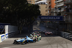 Sébastien Buemi, Renault e.Dams, al comando alla partenza della gara