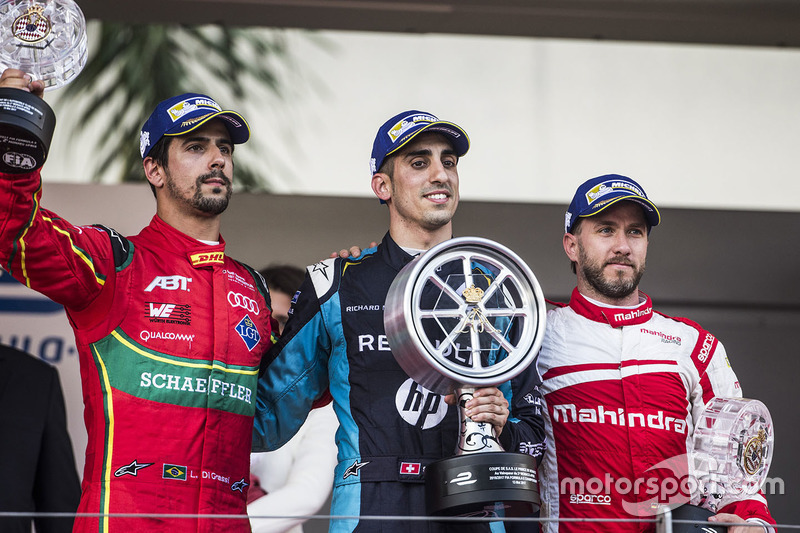 Podio: ganador de la carrera Sébastien Buemi, Renault e.Dams, segundo lugar Lucas di Grassi, ABT Schaeffler Audi Sport, y tercer lugar Nick Heidfeld, Mahindra Racing