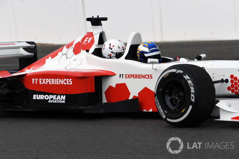 Liberty introduce un coche de Fórmula 1 de dos plazas en el Gran Premio de Gran Bretaña