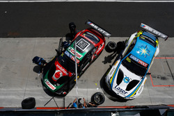 #7 BMW Team SRM, BMW M6 GT3: Tony Longhurst, Mark Skaife, Russell Ingall, Timo Glock; #60 BMW Team SRM, BMW M6 GT3: Steve Richards, Mark Winterbottom, Marco Wittmann