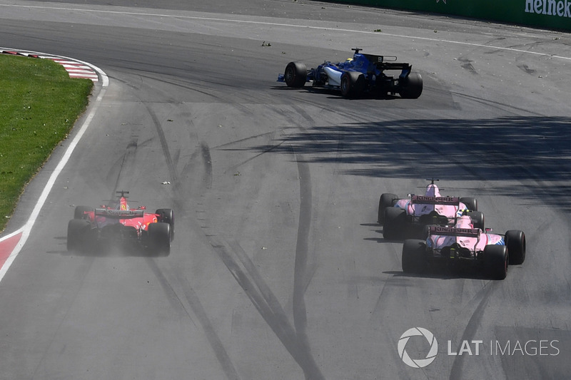 Sergio Pérez, Sahara Force India VJM10, Esteban Ocon, Sahara Force India VJM10 y Sebastian Vettel, F