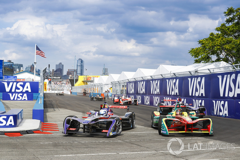 Sam Bird, DS Virgin Racing, di depan Daniel Abt, ABT Schaeffler Audi Sport