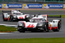 #2 Porsche Team Porsche 919 Hybrid: Timo Bernhard, Earl Bamber, Brendon Hartley