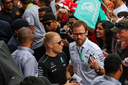 Valtteri Bottas, Mercedes AMG F1 con i fan
