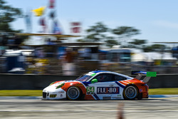 #54 CORE autosport Porsche 911 GT3R: Jon Bennett, Colin Braun, Nic Jönsson