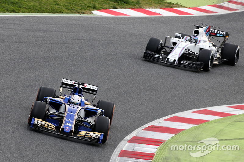 Antonio Giovinazzi, Sauber C36, Lance Stroll, Williams FW40