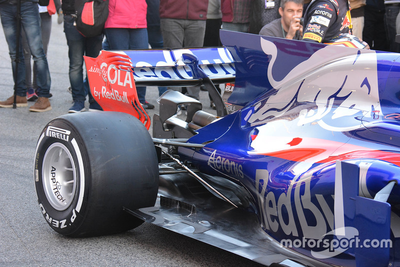 Scuderia Toro Rosso STR12 detail