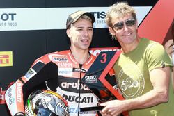 Il terzo qualificato Marco Melandri, Ducati Team con Troy Bayliss