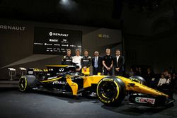 (L to R): Nico Hulkenberg, Renault Sport F1 Team with Pepijn Richter, Microsoft Director of Product 