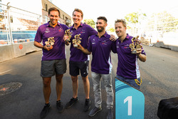 Jose Maria Lopez, DS Virgin Racing, e Sam Bird, DS Virgin Racing, festeggiano