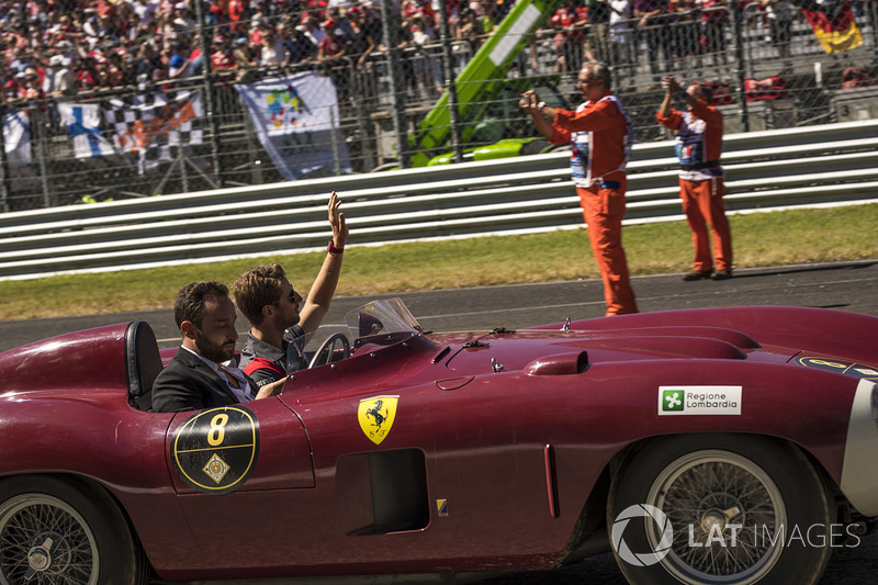 Romain Grosjean, Haas F1 Team on the drivers parade