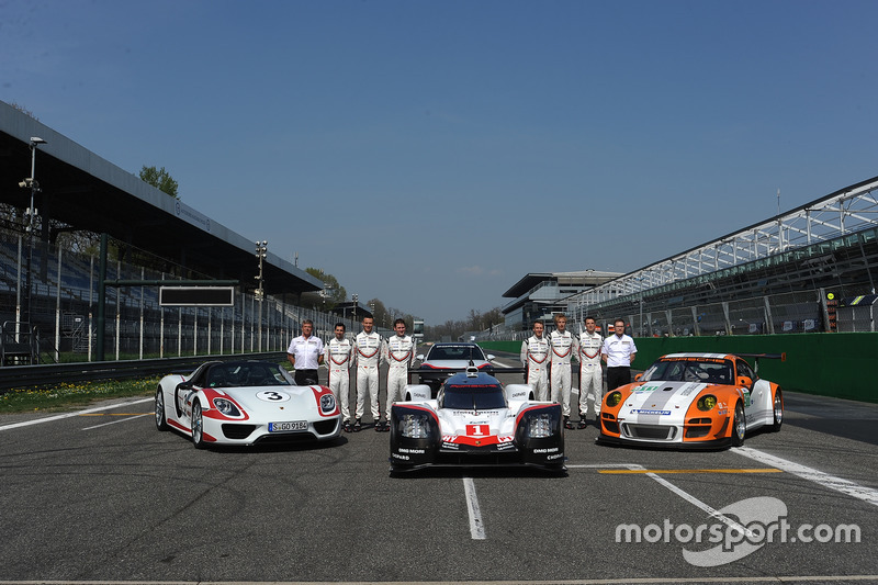 Andreas Seidl, Porsche Team, Teamchef; Fritz Enzinger, Porsche Team, LMP1-Leiter; Timo Bernhard, Ear