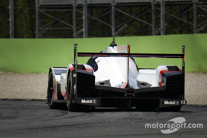 #2 Porsche Team Porsche 919 Hybrid: Timo Bernhard, Earl Bamber, Brendon Hartley