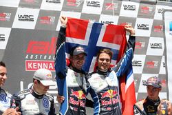 Les vainqueurs Andreas Mikkelsen, Anders Jäger, Volkswagen Motorsport