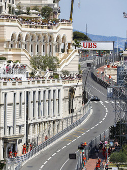 Valtteri Bottas, Mercedes AMG F1 W08, Max Verstappen, Red Bull Racing RB13