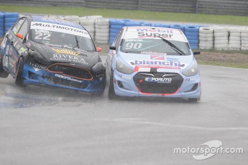 Choque de André Lafón, Ford Fiesta KD y Michell Bonnin, Hyundai Accent