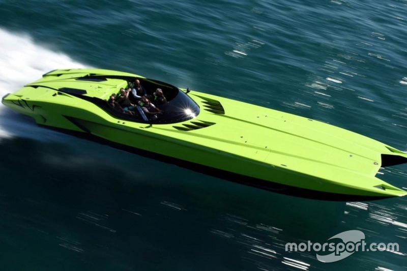 MTI G6 speedboat, in de stijl van de Lamborghini Aventador