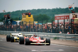 Gilles Villeneuve, Ferrari 312T4, René Arnoux, Renault RS10
