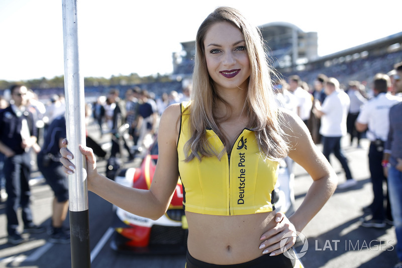 Grid girl of Augusto Farfus, BMW Team RMG, BMW M4 DTM