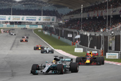 Lewis Hamilton, Mercedes AMG F1 W08, Max Verstappen, Red Bull Racing RB13, Valtteri Bottas, Mercedes