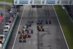 Lewis Hamilton, Mercedes AMG F1 W08, Max Verstappen, Red Bull Racing RB13, Daniel Ricciardo, Red Bul