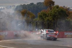 Tim Slade, Brad Jones Racing Holden, crash