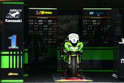 La moto de Kenan Sofuoglu, Kawasaki Puccetti Racing, blessé lors des qualifications