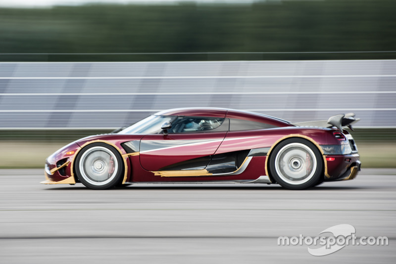 0 auf 400 km/h Rekordfahrt von  mit dem Koenigsegg Agera RS auf dem Flugplatz Vandel